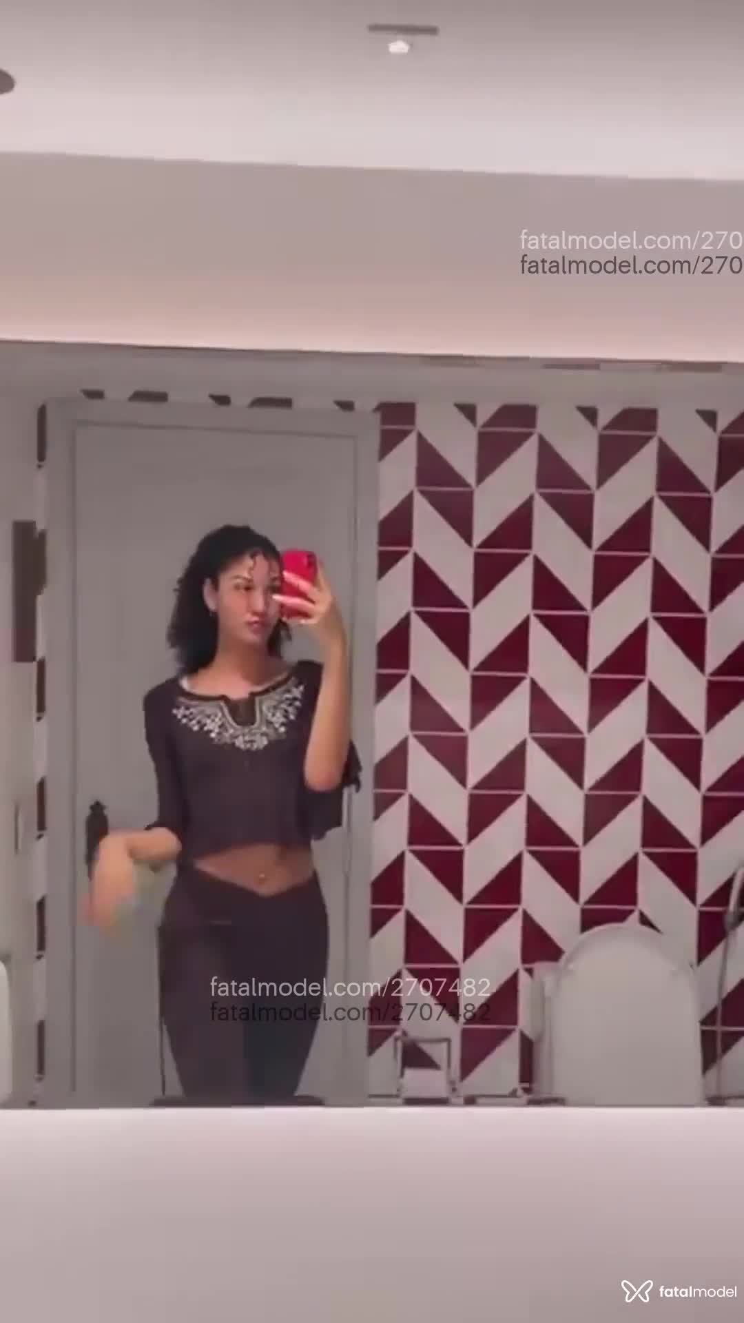Acompanhante mulher trans morena (o) de olhos castanhos em São Paulo - Bela Vitória