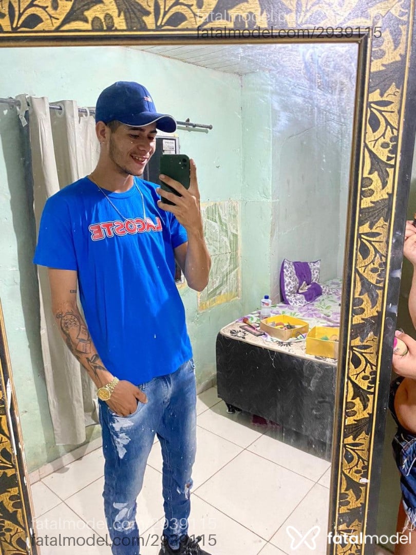 Acompanhante homem com cabelo castanho de olhos castanhos em Brusque - Felipe Monteiro
