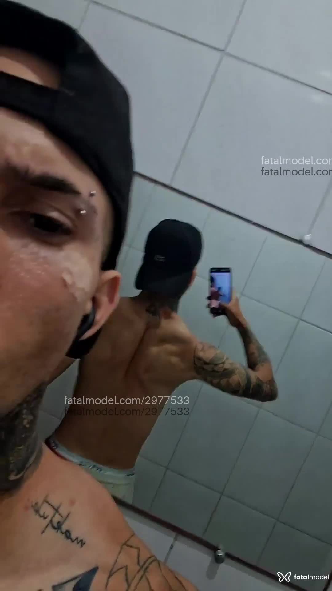 Acompanhante homem sem cabelo de olhos castanhos em São José Acompanhante homem sem cabelo de olhos castanhos em São José - Gabriel Matias