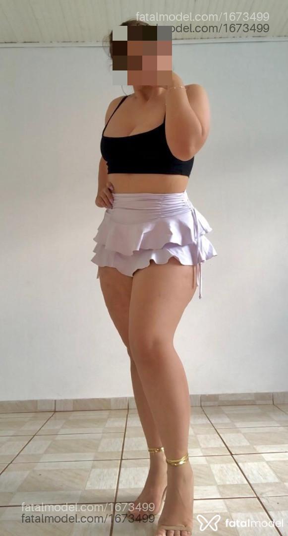 Acompanhante mulher com cabelo castanho de olhos verdes - Bella