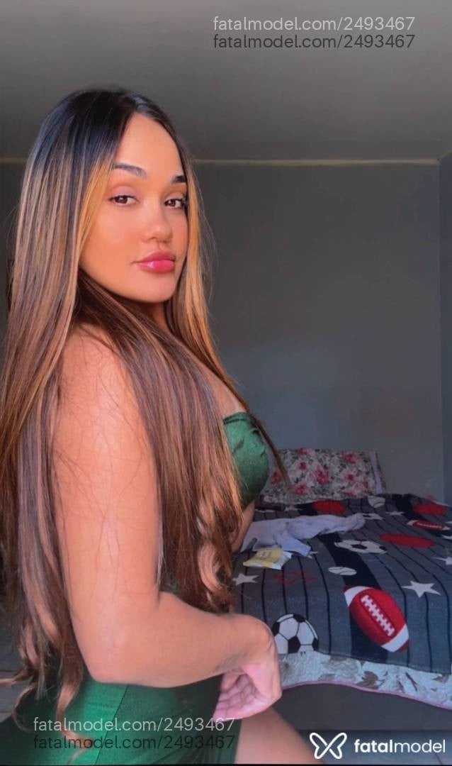 Acompanhante mulher morena (o) de olhos pretos - Lais