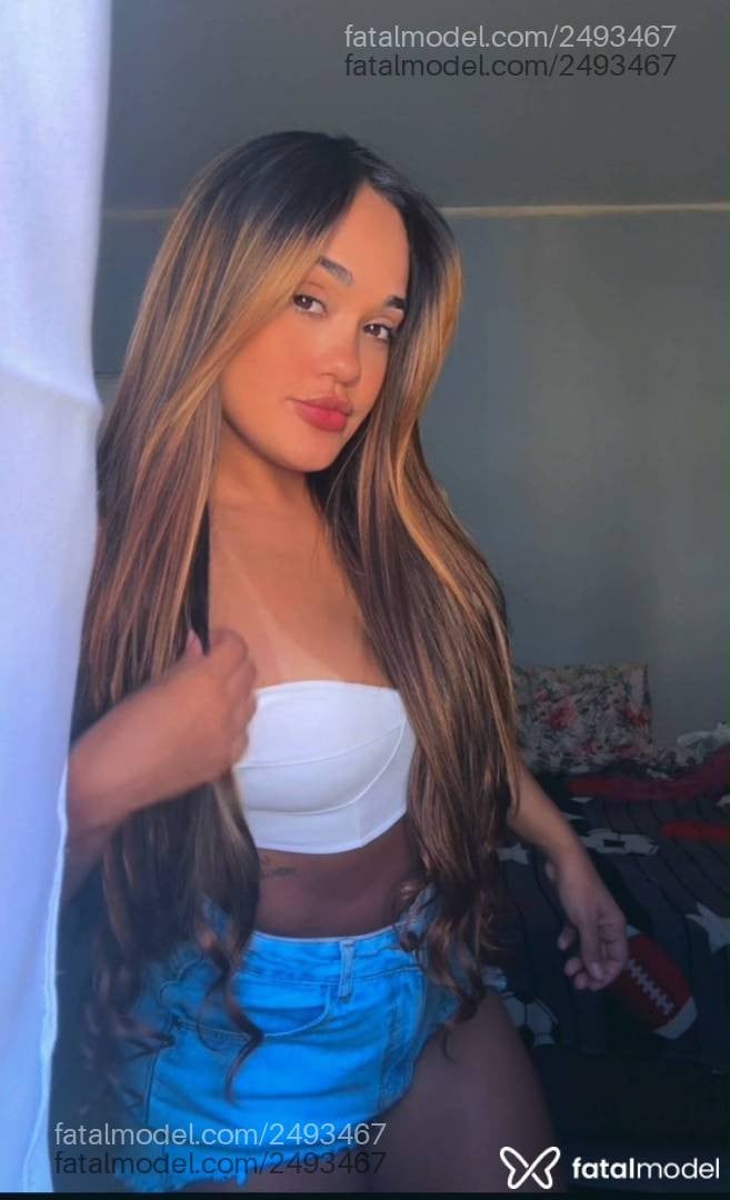 Acompanhante mulher morena (o) de olhos pretos - Lais