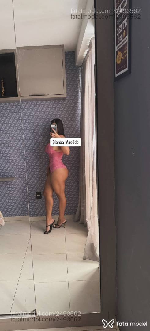 Acompanhante mulher morena (o) de olhos pretos - Bianca Macêdo
