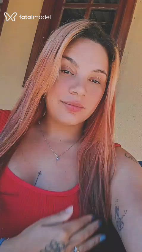 Acompanhante mulher ruiva (o) de olhos castanhos - Virgínia Fiuza