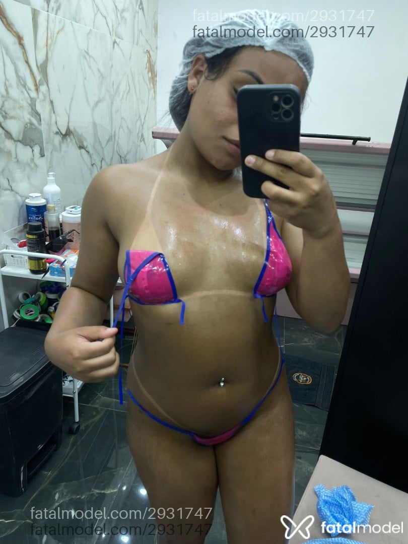 Acompanhante mulher morena (o) de olhos castanhos em Virtual Acompanhante mulher morena (o) de olhos castanhos em Virtual - Hanna