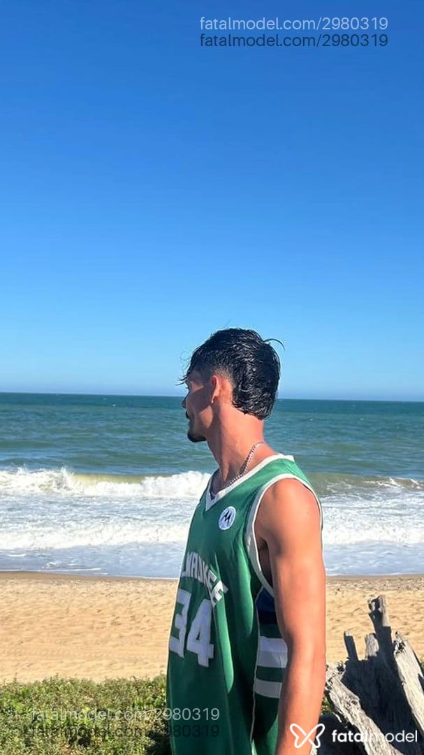 Acompanhante homem morena (o) de olhos castanhos em Guarapari Acompanhante homem morena (o) de olhos castanhos em Guarapari - Nogueira