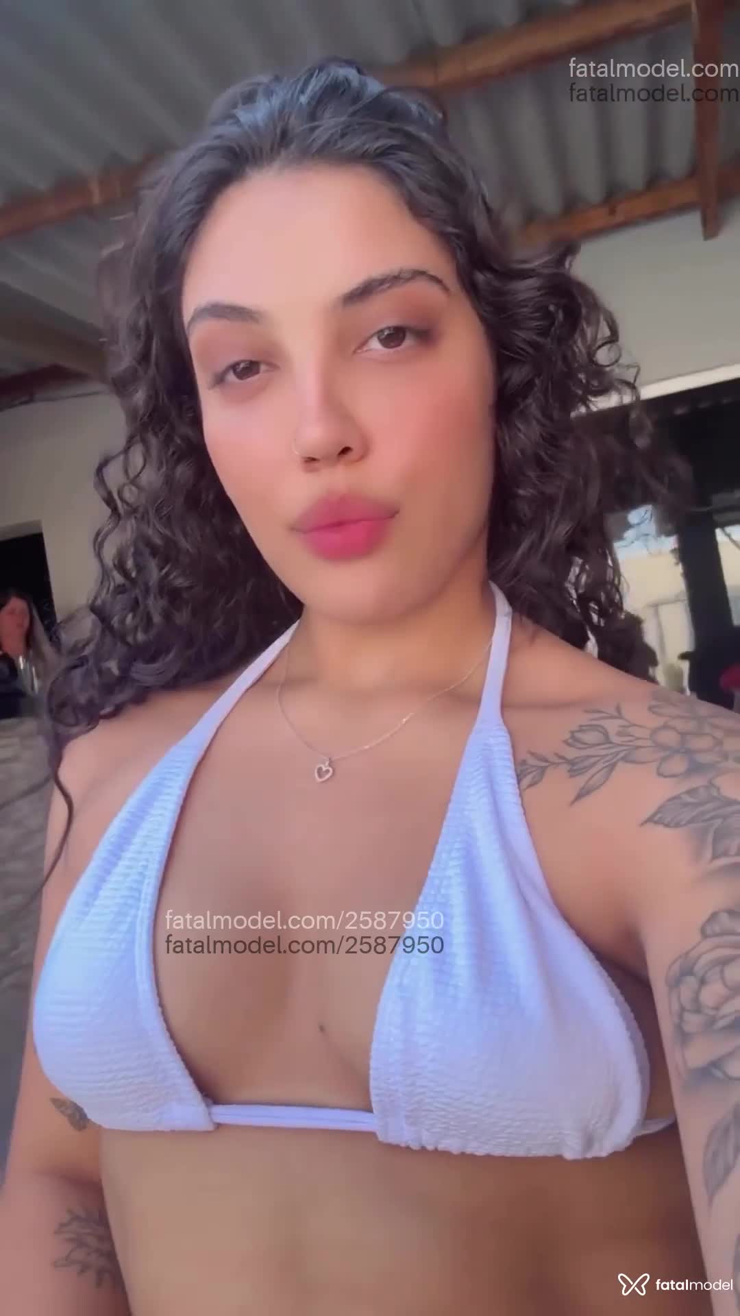 Acompanhante mulher com cabelo castanho de olhos castanhos em Rio Verde - Rafaela Fernandes