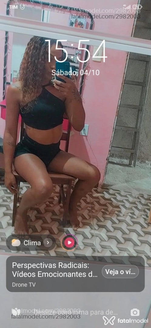 Acompanhante não-binário morena (o) de olhos castanhos em Belford Roxo - Vitória
