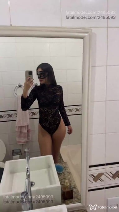 Acompanhante mulher com cabelo castanho de olhos castanhos em Contagem - Jade