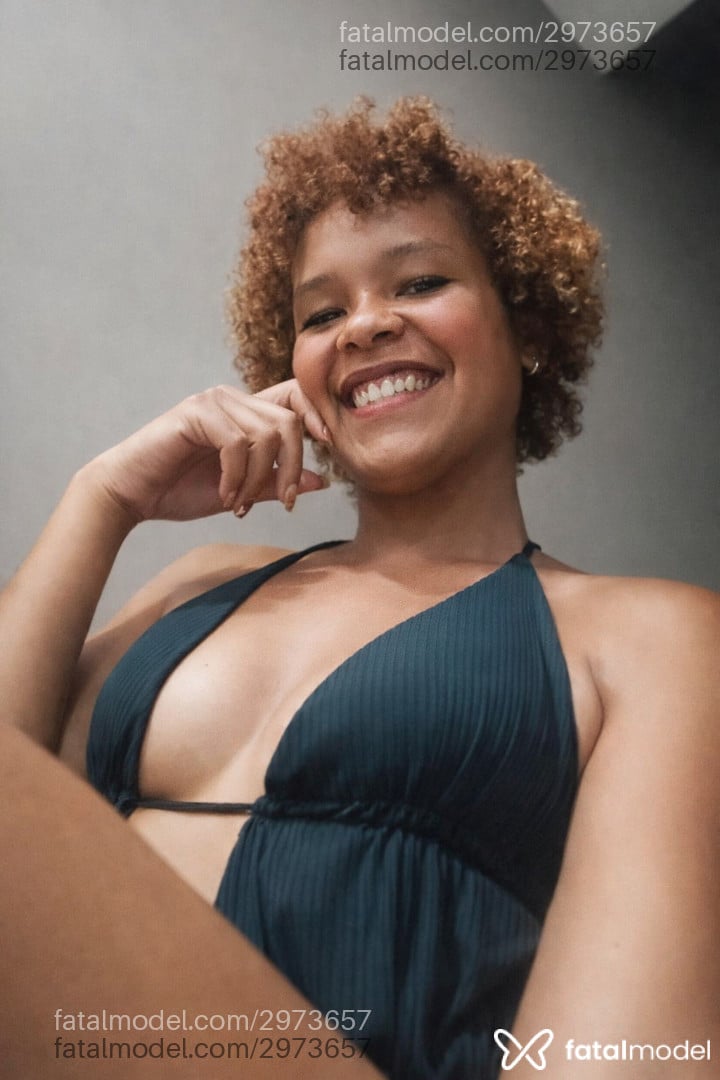 Acompanhante mulher trans loira (o) de olhos castanhos - Tyla Acompanhante mulher trans loira (o) de olhos castanhos - Tyla