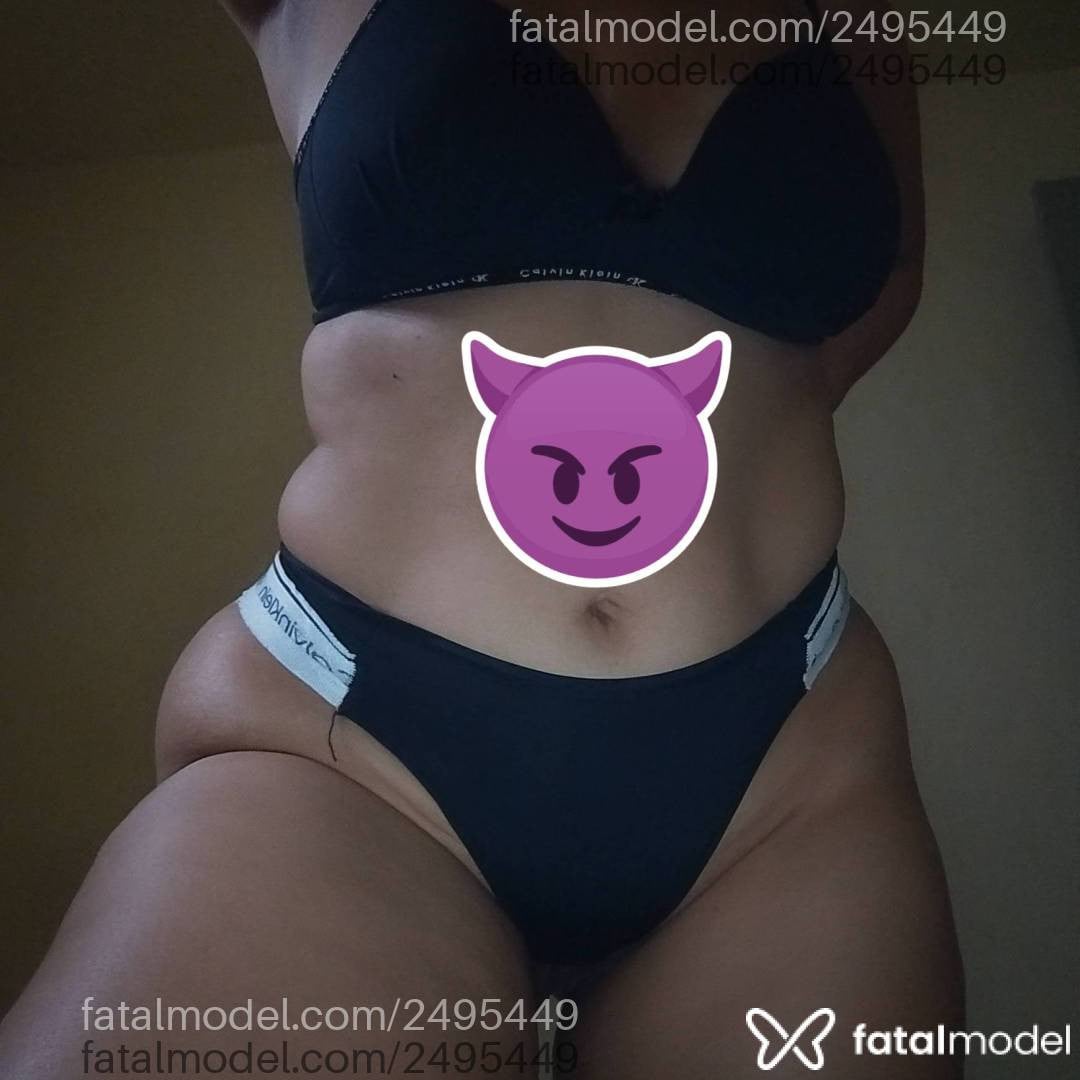 Acompanhante mulher com cabelo castanho de olhos castanhos - Bruna Oliveira
