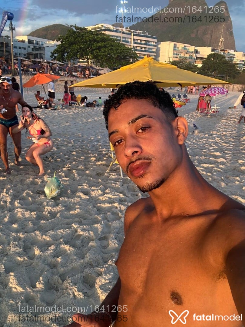 Acompanhante homem morena (o) de olhos castanhos em Ouro Preto Acompanhante homem morena (o) de olhos castanhos em Ouro Preto - Enzo Saturnino