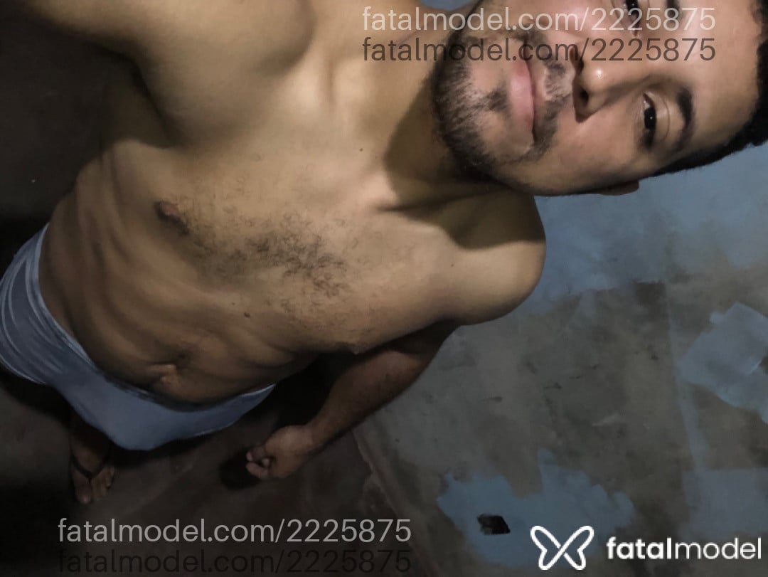 Acompanhante homem morena (o) de olhos castanhos em Araguaína - Daniel