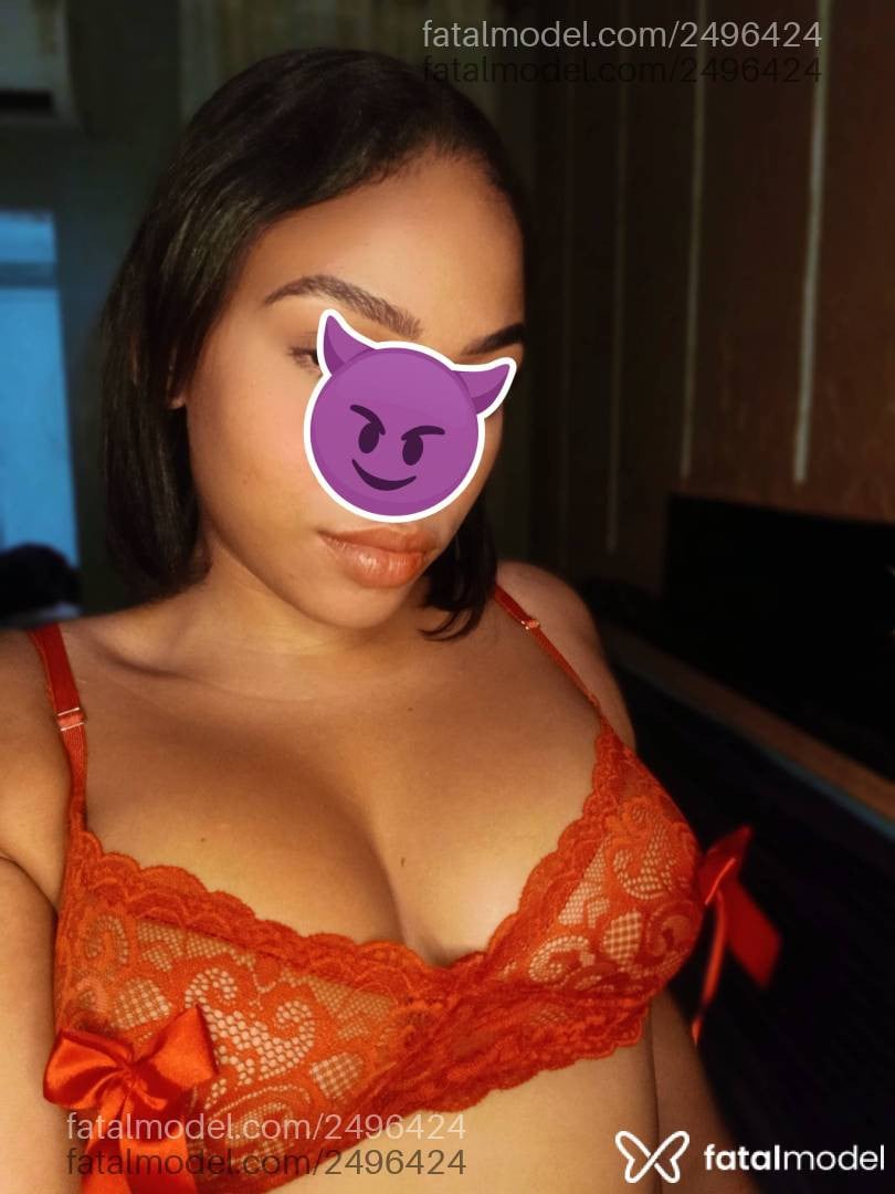 Acompanhante mulher morena (o) de olhos castanhos - Narvaez Jade