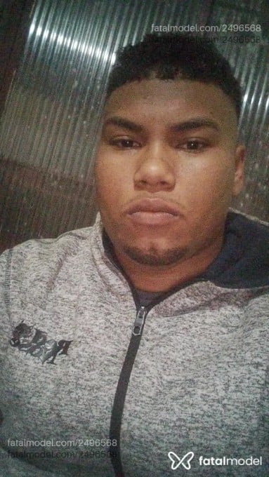 Acompanhante homem com cabelo castanho de olhos pretos - Vitinho Acompanhante homem com cabelo castanho de olhos pretos - Vitinho