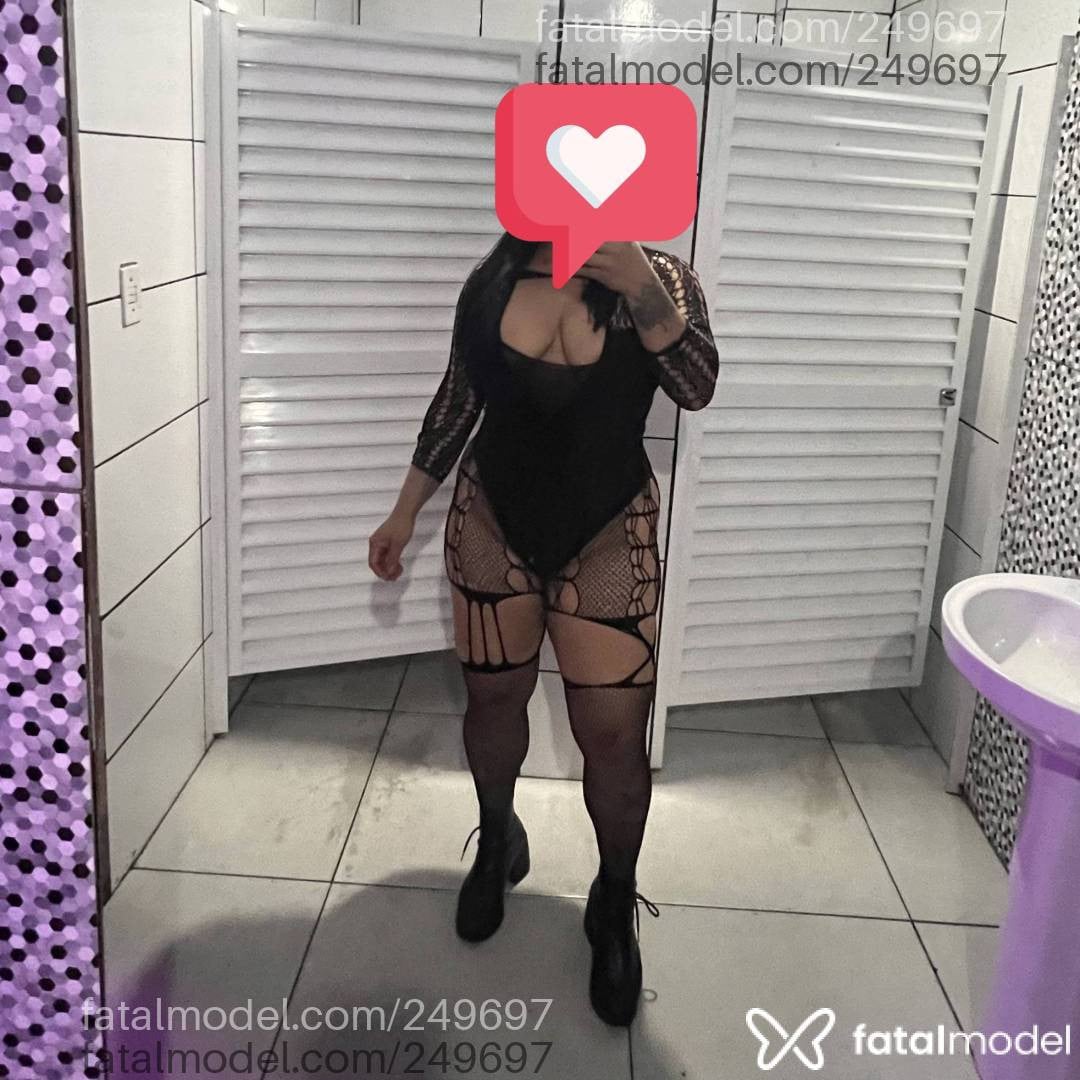 Acompanhante mulher com cabelo castanho de olhos castanhos - Nathalie