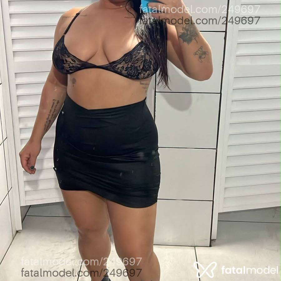 Acompanhante mulher com cabelo castanho de olhos castanhos - Nathali Acompanhante mulher com cabelo castanho de olhos castanhos - Nathali