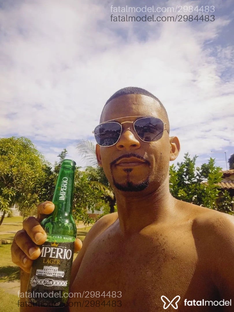 Acompanhante homem morena (o) de olhos pretos - Vinicius