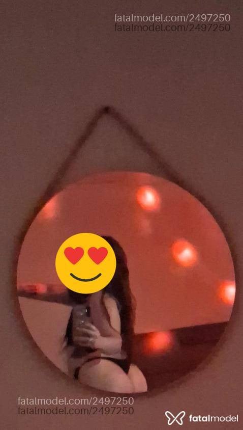 Acompanhante mulher com cabelo castanho de olhos mel - Casadaeele
