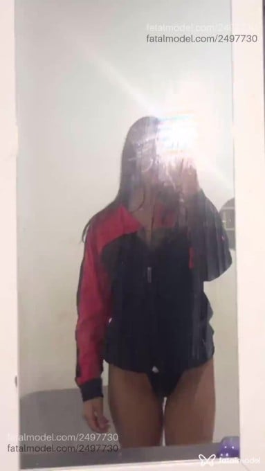 Acompanhante mulher com cabelo castanho de olhos castanhos em Rio de Janeiro Acompanhante mulher com cabelo castanho de olhos castanhos em Rio de Janeiro - Alice