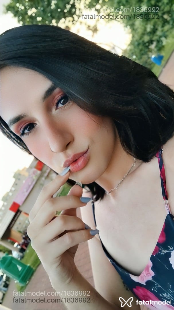 Acompanhante mulher trans com cabelo castanho de olhos pretos em Campinas - Grecco