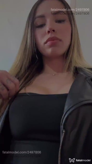 Acompanhante mulher loira (o) de olhos castanhos - Mari Prado Acompanhante mulher loira (o) de olhos castanhos - Mari Prado