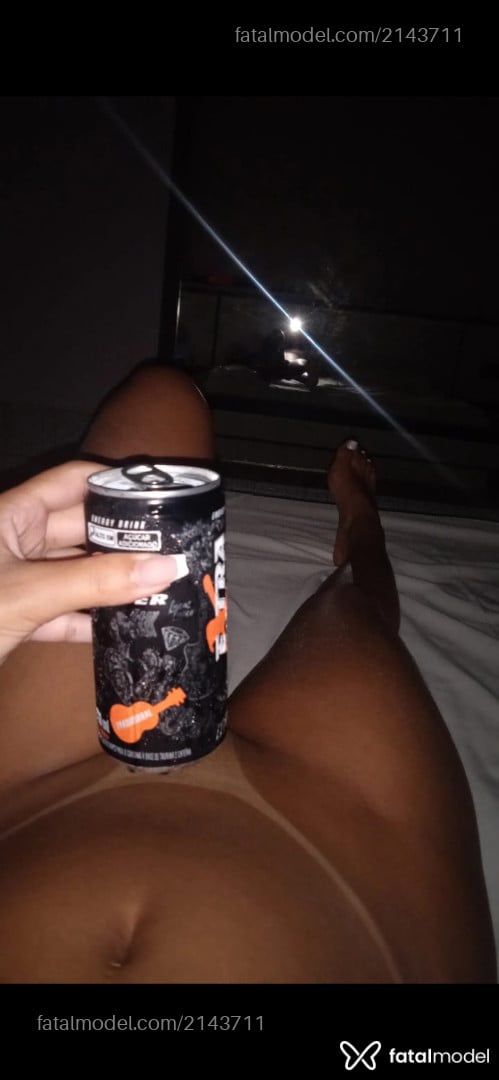 Acompanhante mulher morena (o) de olhos pretos em Caldas Novas Acompanhante mulher morena (o) de olhos pretos em Caldas Novas - Kelly