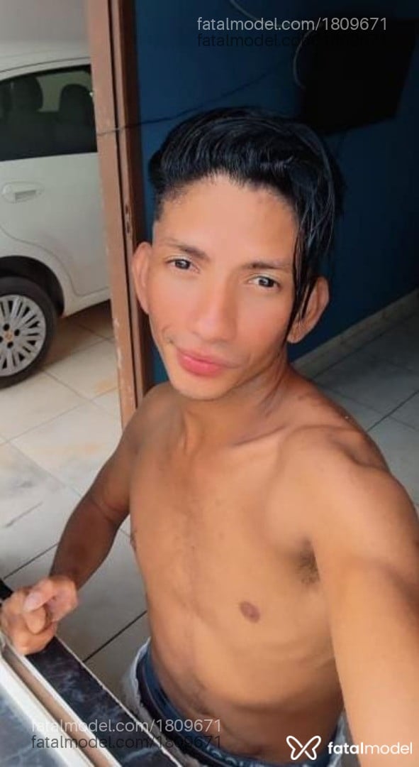 Acompanhante homem com cabelo castanho de olhos castanhos em Confresa Acompanhante homem com cabelo castanho de olhos castanhos em Confresa - Gutemberg Drumond