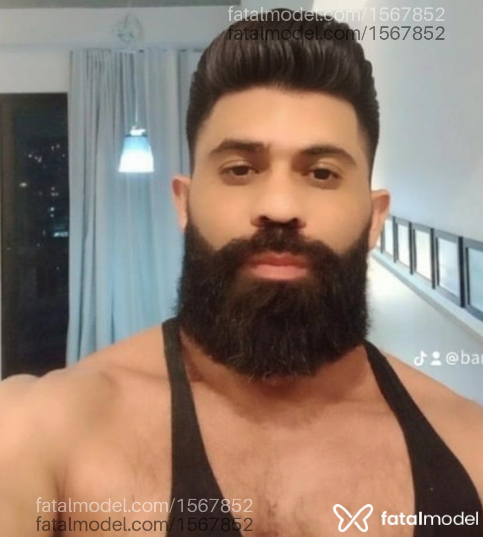 Acompanhante homem morena (o) de olhos castanhos - Toni
