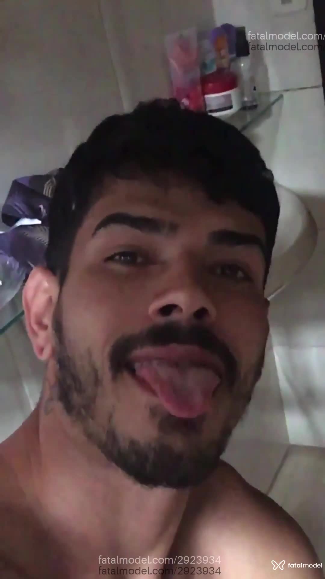 Acompanhante homem com cabelo castanho de olhos castanhos em Virtual - Felipe