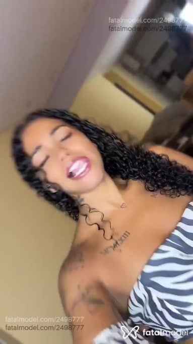 Acompanhante mulher com cabelo castanho de olhos castanhos em Betim - Preta