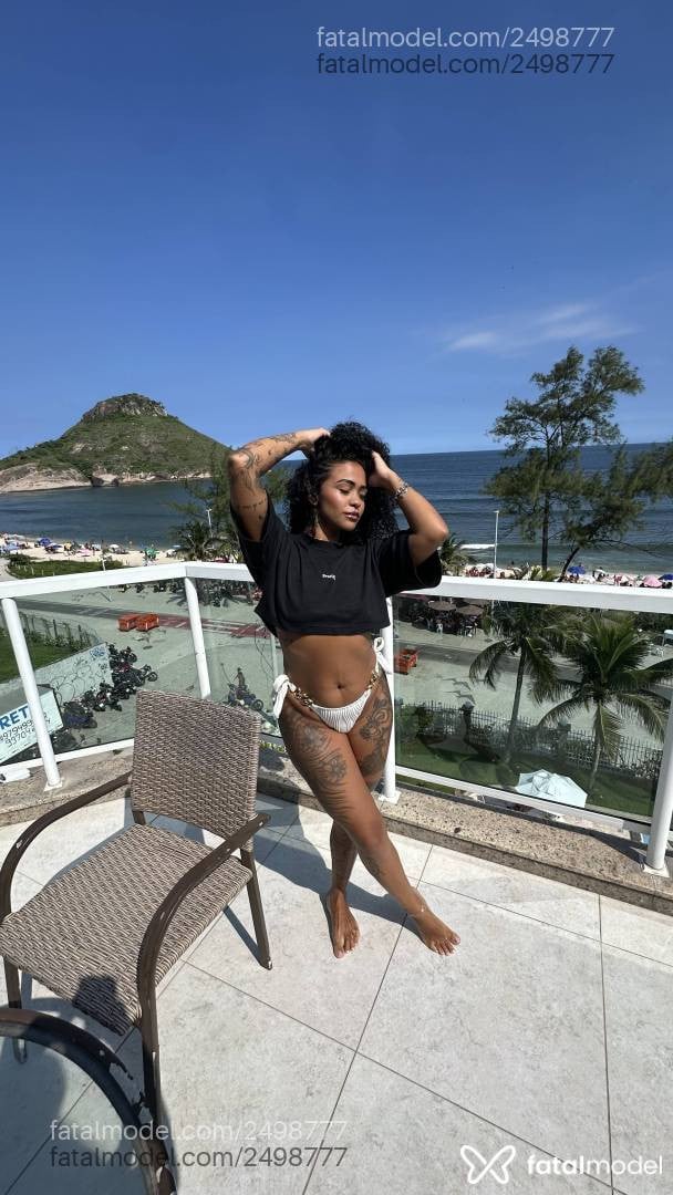 Acompanhante mulher com cabelo castanho de olhos castanhos em Betim - Preta