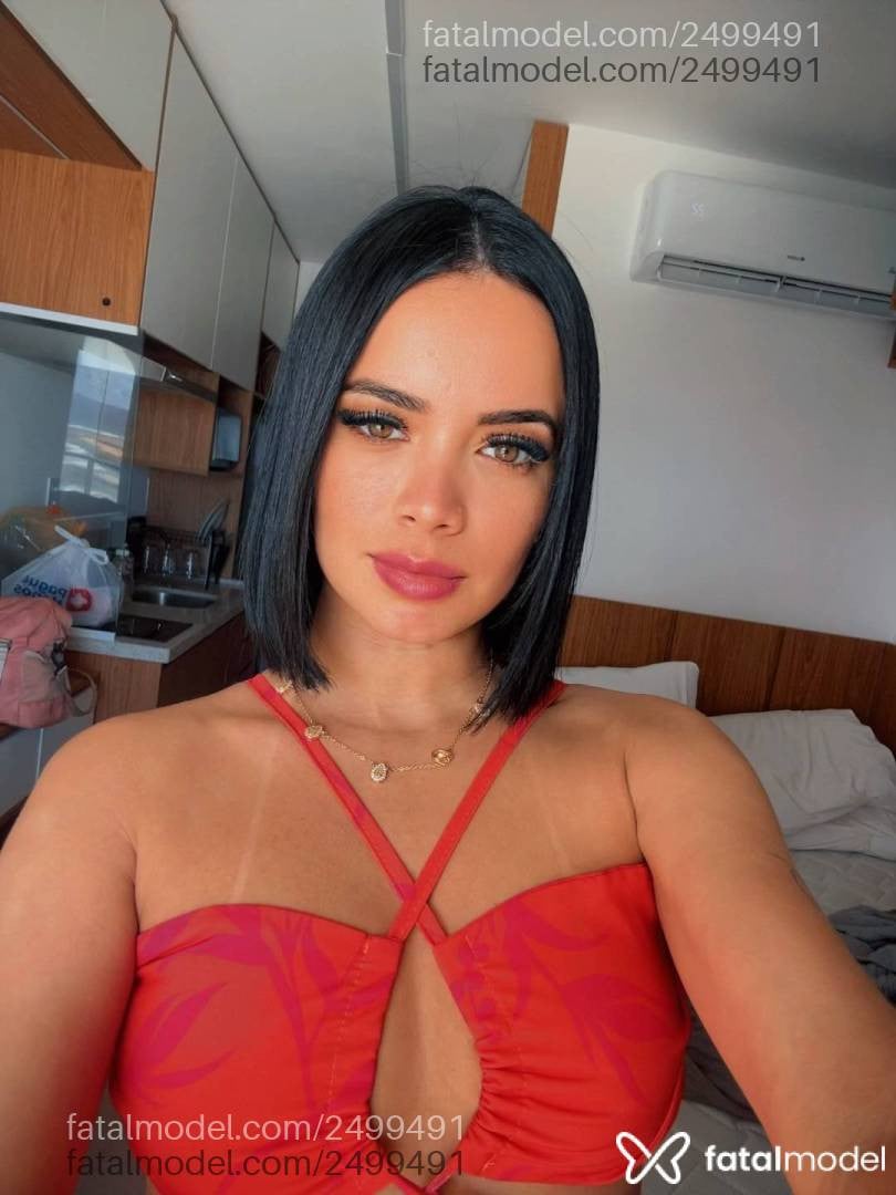 Acompanhante mulher morena (o) de olhos mel - Raffa Nunes