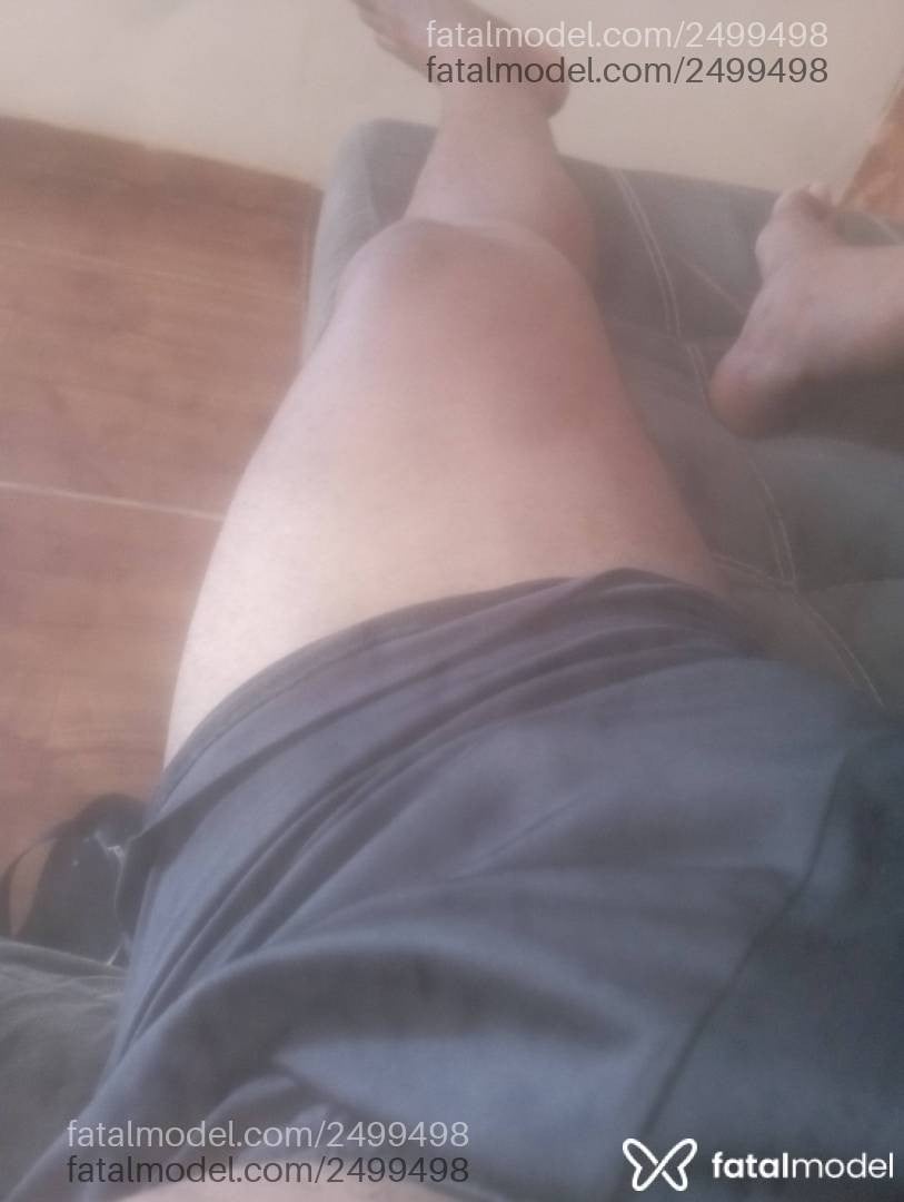 Acompanhante homem com cabelo castanho de olhos pretos - Tsafadao