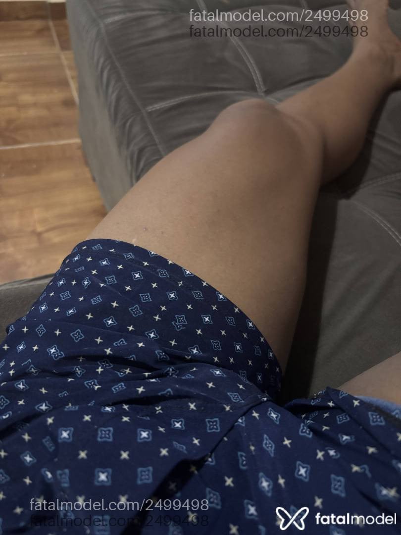 Acompanhante homem com cabelo castanho de olhos pretos - Tsafadao