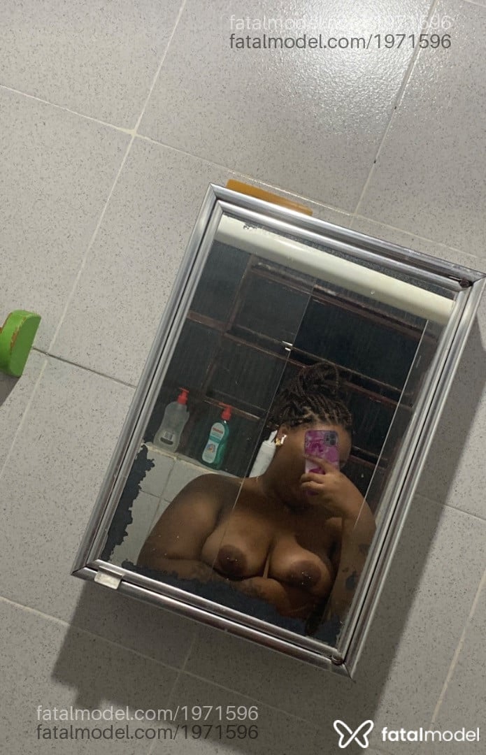 Acompanhante mulher morena (o) de olhos pretos em São Leopoldo - carol