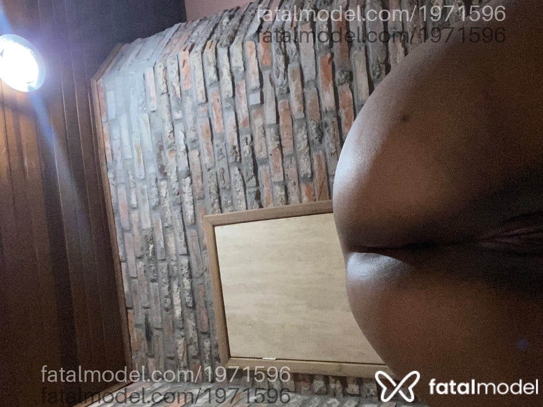 Acompanhante mulher morena (o) de olhos pretos em São Leopoldo - carol