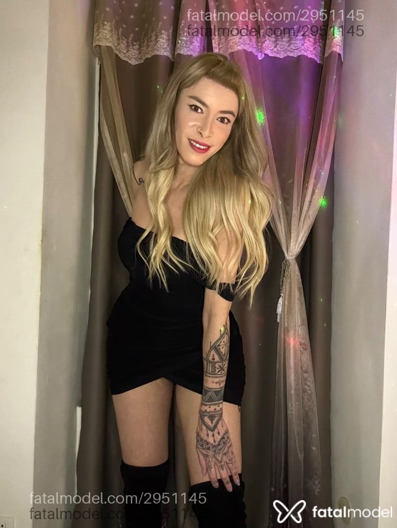 Acompanhante mulher trans loira (o) de olhos mel - Ashley Roberta Acompanhante mulher trans loira (o) de olhos mel - Ashley Roberta