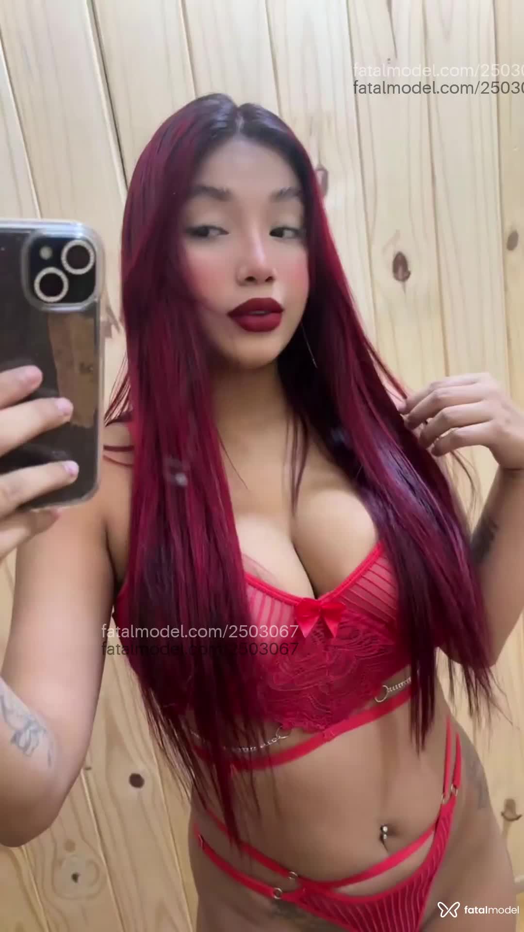 Acompanhante mulher ruiva (o) de olhos castanhos em Fraiburgo Acompanhante mulher ruiva (o) de olhos castanhos em Fraiburgo - Ariel