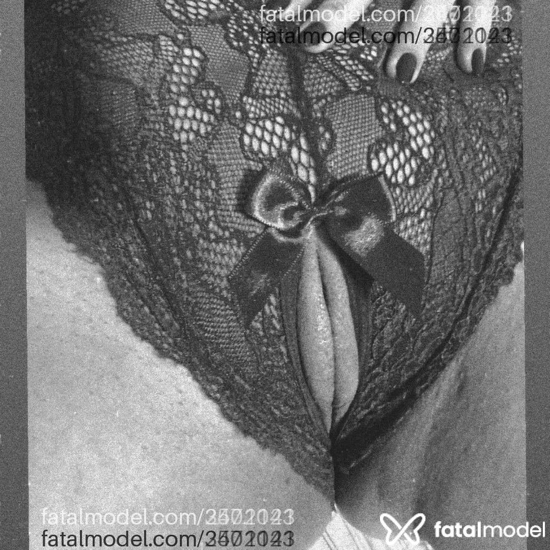 Acompanhante mulher morena (o) de olhos mel - Larissa