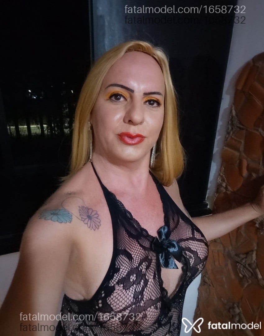 Acompanhante mulher trans loira (o) de olhos castanhos em Lavras Acompanhante mulher trans loira (o) de olhos castanhos em Lavras - Mirela