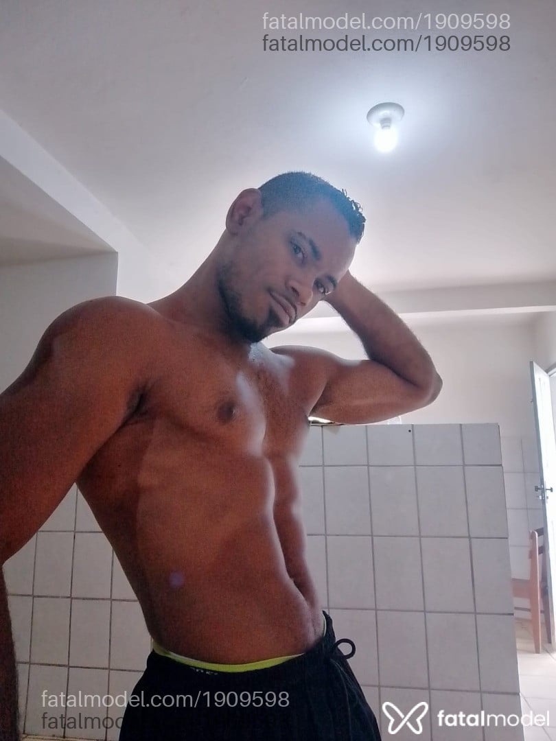 Acompanhante homem morena (o) de olhos pretos em Colatina Acompanhante homem morena (o) de olhos pretos em Colatina - RAIZO