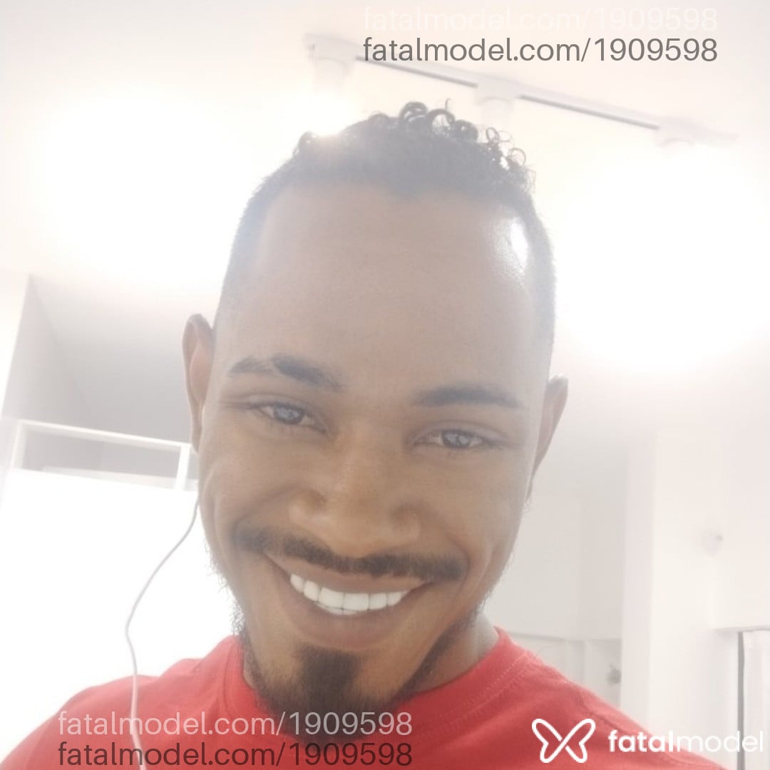 Acompanhante homem morena (o) de olhos pretos em Colatina Acompanhante homem morena (o) de olhos pretos em Colatina - RAIZO