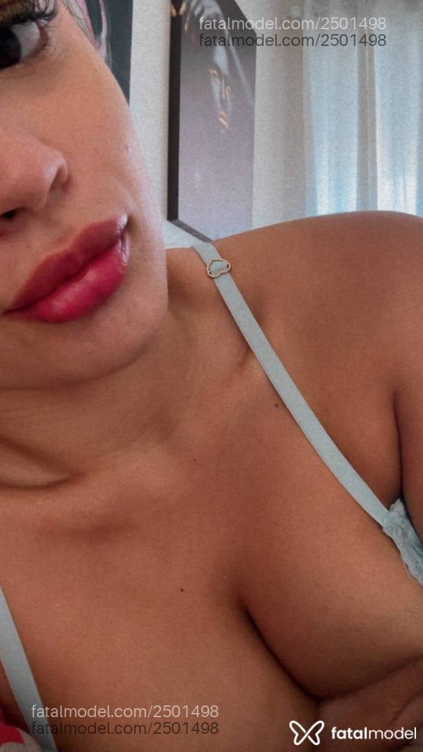 Acompanhante mulher morena (o) de olhos castanhos - Ayla