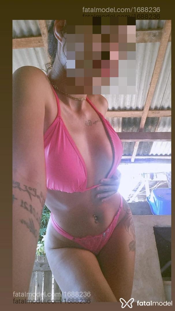 Acompanhante mulher morena (o) de olhos verdes - Monique