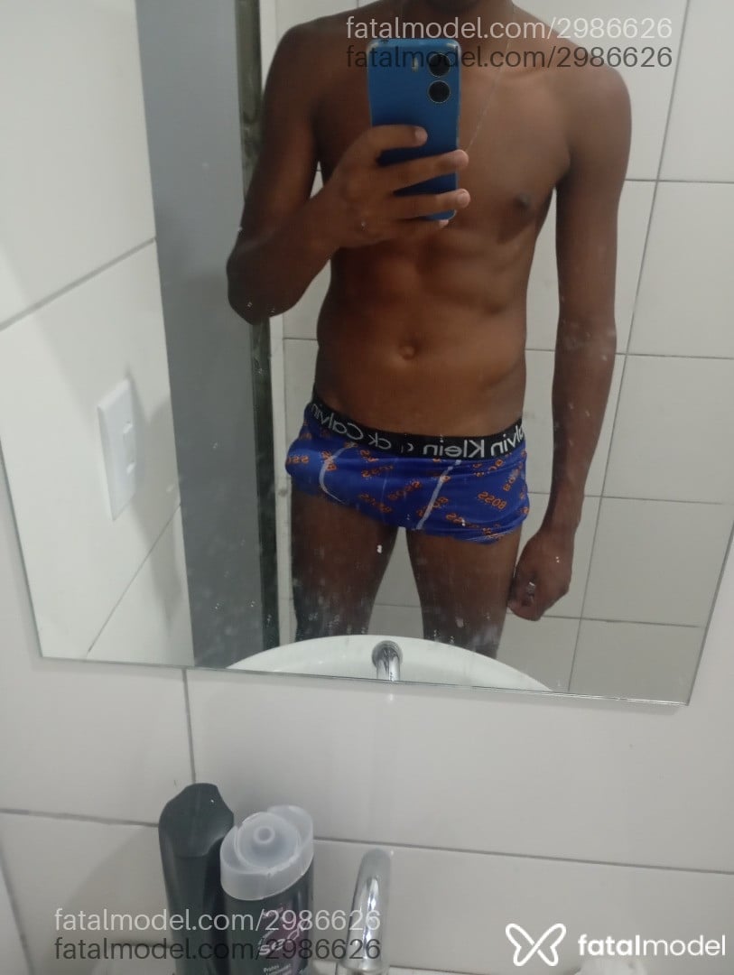 Acompanhante homem morena (o) de olhos castanhos em Barreiras Acompanhante homem morena (o) de olhos castanhos em Barreiras - Roxão