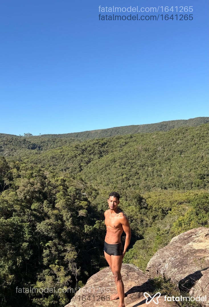 Acompanhante homem morena (o) de olhos castanhos em Ouro Preto Acompanhante homem morena (o) de olhos castanhos em Ouro Preto - Enzo Saturnino