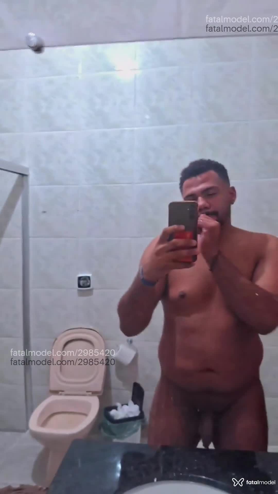 Acompanhante homem com cabelo castanho de olhos castanhos em Taubaté - Casalgp