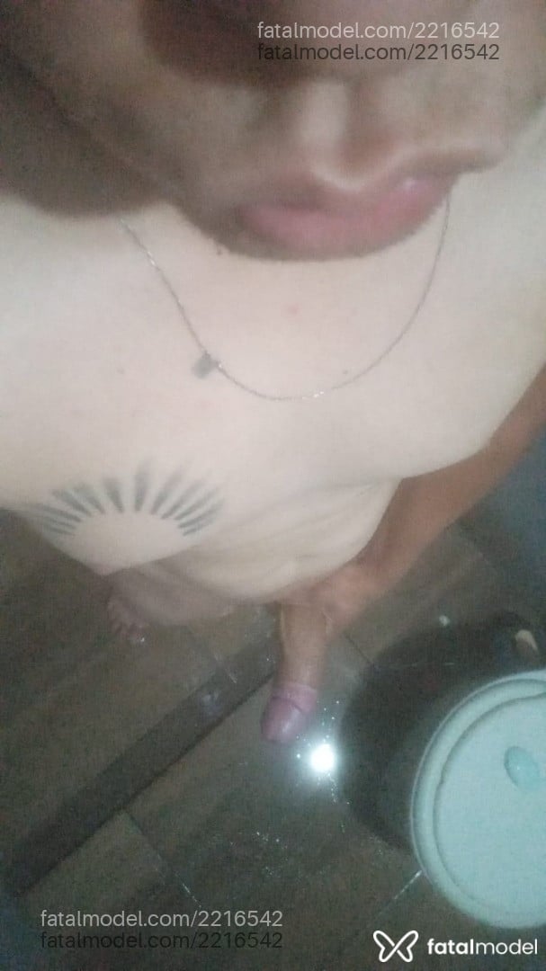 Acompanhante homem com cabelo castanho de olhos castanhos em Santa Cruz do Sul Acompanhante homem com cabelo castanho de olhos castanhos em Santa Cruz do Sul - Rick