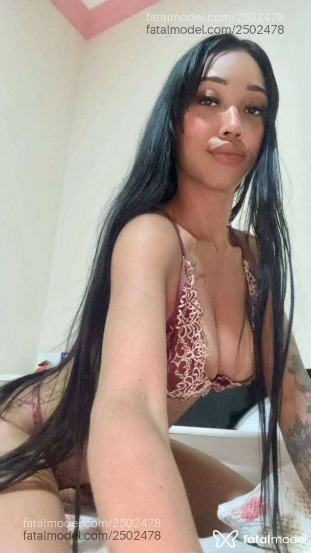 Acompanhante mulher morena (o) de olhos pretos - Alessandra